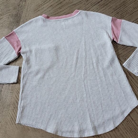Cozy gray and pink long sleeve top by So size M - Picture 5 of 7